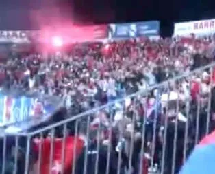 Türk bayrağını görünce kudurdular!