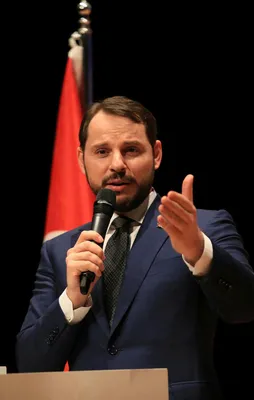Bakan Berat Albayrak Beşiktaş'ı tebrik etti