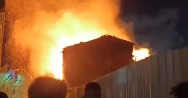 Fatih’te metruk bina alevlere teslim oldu!