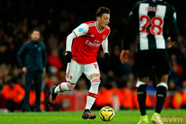 Fenerbahçe, Arsenal Forması Giyen Yıldız Futbolcu Mesut Özil İle 3.5 Yıllık Anlaşma Sağladı.