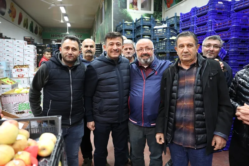 Son dakika: Cumhur İttifakı'nın İzmir adayı Hamza Dağ esnafla sahur yaptı: En geç bir sene içinde en iyi hale getireceğiz-2