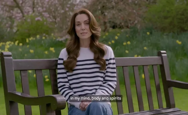 herkes-onu-ariyordu-galler-prensesi-kate-middleton-ortaya-cikti-meger-kanser-tedavisi-goruyormus-1711133924159.jpeg Galler Prensesi Kate Middleton çektiği video ile ortaya çıktı | İngiltere'yi sarsan haberi kendisi duyurdu! Bunca zaman neredeydi?-12