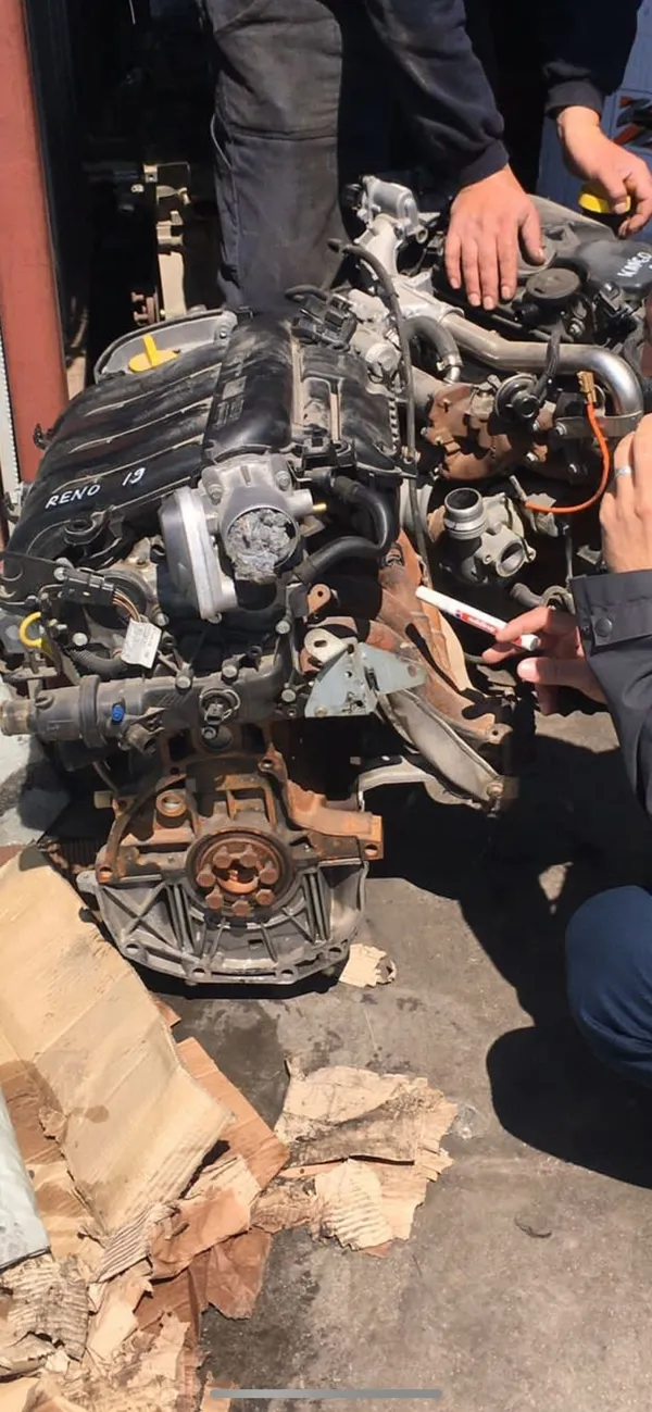 bursada-change-arac-operasyonu-15-motor-blogu-ele-gecirildi-1650522764950.jpg Bursa'da 'change' araç operasyonu! 15 motor bloğu ele geçirildi-4