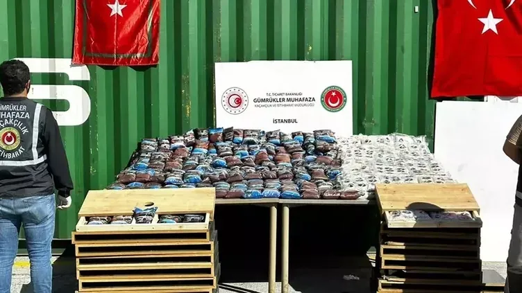 İstanbul'da zehir tacirlerine dev operasyon! 424 kilo uyuşturucu ele geçirildi