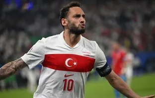 Galatasaray’da Hakan Çalhanoğlu sürprizi: Menajeri İstanbul’a geliyor