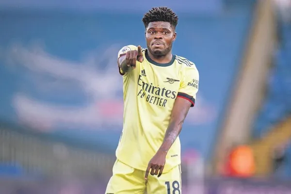 istikamet-ada-fenerbahce-orta-saha-transferi-icin-ingiliz-kulupleri-ile-temasta-1692487681611.jpeg Fener'e 4 aday! Kanarya orta saha transferi için İngiliz kulüpleri ile temasta...-3