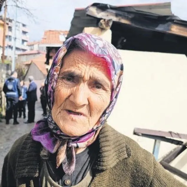 Yaşlı kadını domuz sanıp vurdular