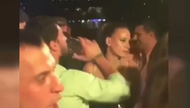 Hercai'nin yakışıklı oyuncusu Akın Akınözü ile Serenay Sarıkaya bakın nasıl görüntülendi! Yeni bir aşk mı doğuyor?