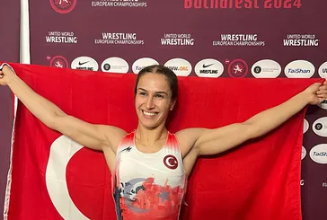 ▶️ Avrupa şampiyonu Buse Tosun Çavuşoğlu'na Bakan Bak'tan tebrik telefonu!
