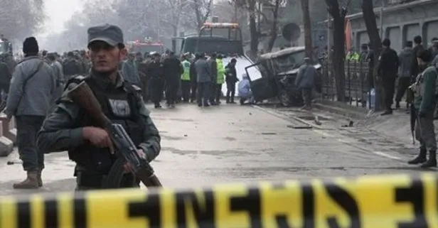 Afganistan'da polis karakoluna saldırı