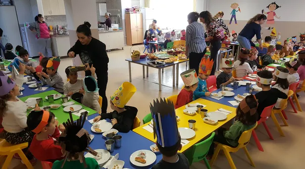 yerli-mali-haftasi-siirleri-2-3-4-5-6-kitalik-2023-yerli-mali-haftasi-nedir-yemekleri-ve-etkinlikleri-neler-bo-1702632493772.jpg Yerli Malı Haftası nedir, yemekleri ve etkinlikleri neler? YERLİ MALI HAFTASI ŞİİRLERİ 2, 3, 4, 5, 6 kıtalık 2023! Boyama, pano, meyve...-4