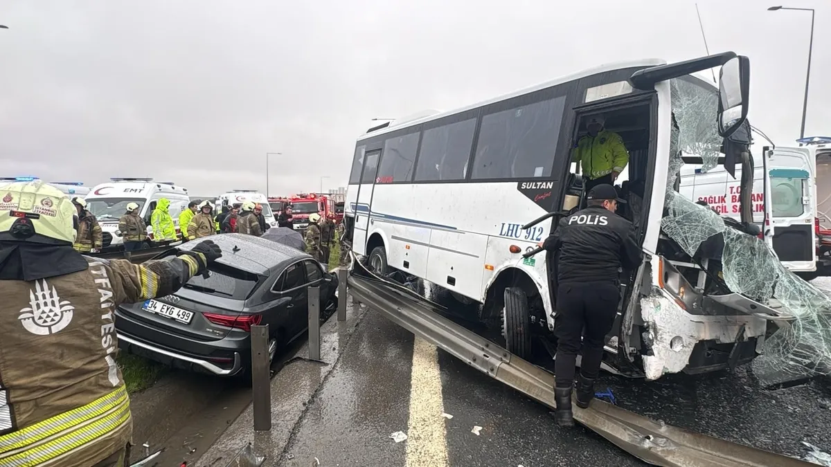 Başakşehir'de zincirleme kaza: 1 polis şehit