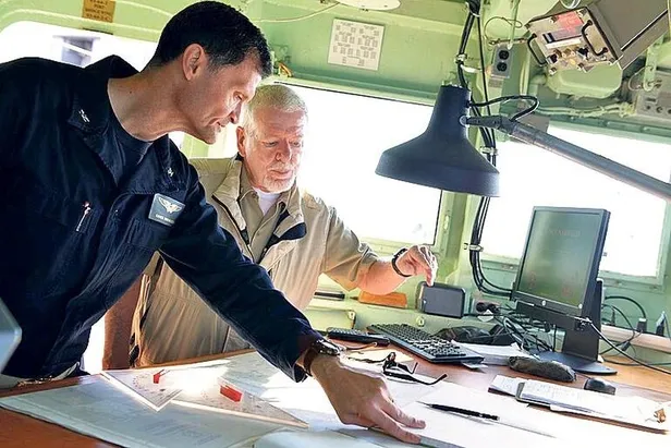 Son dakika: İran’dan kaçtı, ABD uçak gemisinin komutanı oldu-1