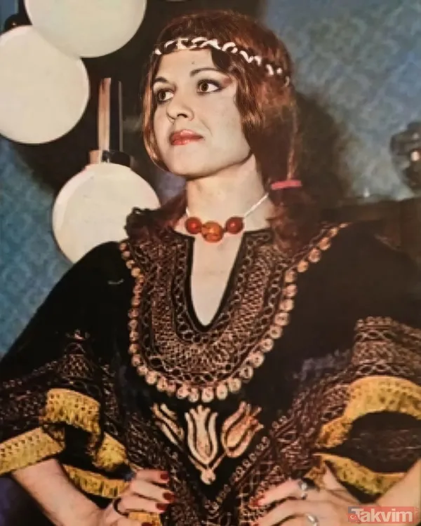 Fantezi müziğinin kraliçesi Gülden Karaböcek’in gözünden sakındığı kızı bakın çıka çıka kim çıktı! Meğer o da ünlüymüş... - 6