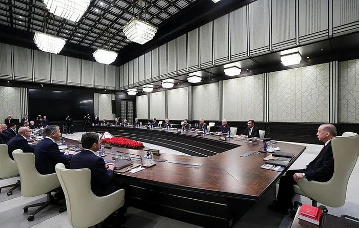 son-dakika-yilin-son-mgksi-sona-erdi-iste-alinan-kararlar-1701285698523.jpeg MGK sonrası 7 maddelik bildiri yayımlandı: İsrail işlediği suçlarla yüzleşmek zorunda kalacak-6