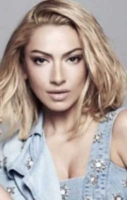 Yasemin Sadıkoğlu Hadise'yi topa tuttu