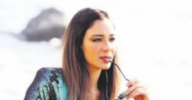 Dünyaya kafa tutan kadın