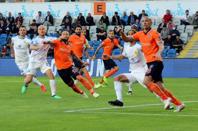 Başakşehir Ankaragücü engelini geçti! 2-1