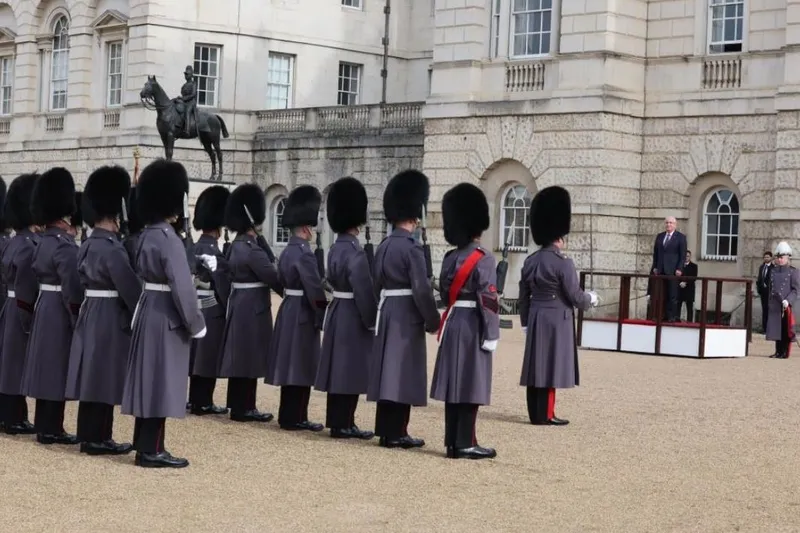 askeri-torenle-karsilandi-milli-savunma-bakani-yasar-guler-ingilterede-savunma-bakani-grant-shapps-ile-bir-ara-1709047576898.jpeg Askeri törenle karşılandı! Milli Savunma Bakanı Yaşar Güler İngiltere'de Savunma Bakanı Grant Shapps ile bir araya geldi-3