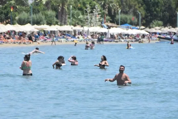 bodrumda-bayram-bereketi-en-yogun-gunleri-bayram-nufusu-1-milyona-asti-1688058915518.jpeg Bodrum'da bayram bereketi! Nüfus1 milyona ulaştı...-3