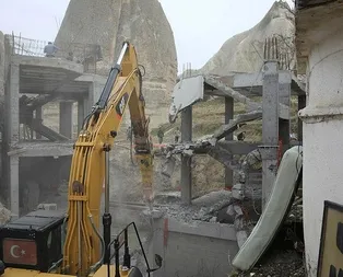 Koruma altındaki peribacalarını oyup oteller yapmışlar