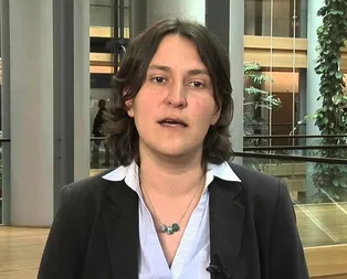 Kati Piriden Türkiyedeki seçimlerle ilgili skandal tweet!