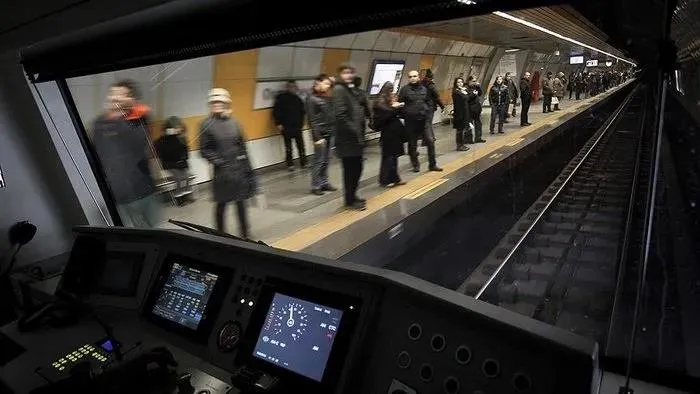İstanbul Valiliği çok sayıda metro istasyonunun 15.00'ten sonra geçici olarak kapatılacağını duyurdu (takvim.com.tr | Arşiv)