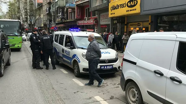 1619437261305.jpg İzmit'te lise öğrencileri arasında bıçaklı kavga: 1 yaralı-1