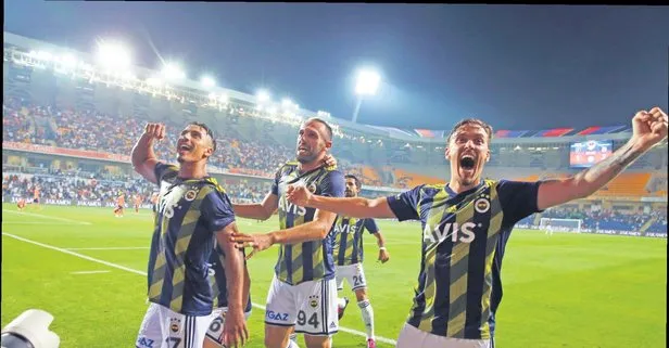 Fenerbahçe geriye düştüğü maçta son dakikada güldü!