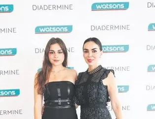 Kızıyla davette