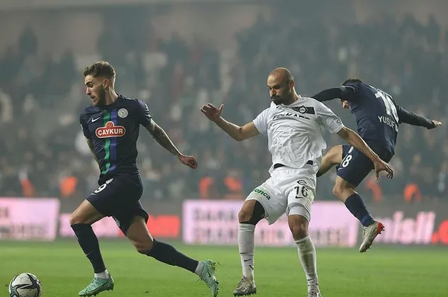 İzmir'de gol sesi çıkmadı! Altay 0-0 Çaykur Rizespor (MAÇ SONUCU-ÖZET)