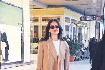Şarkıcı Elif Buse Doğan rahat ve şık tarzı ile dikkat çekti!