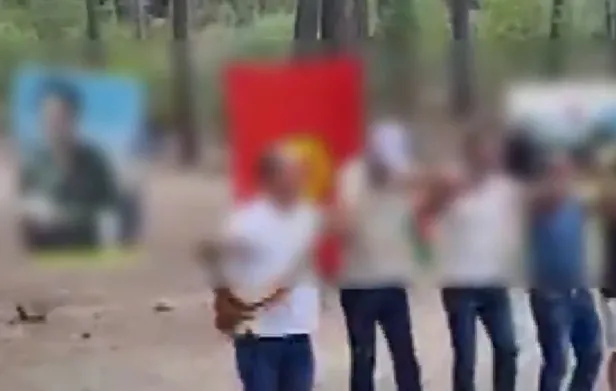 guney-kibris-rum-kesiminde-skandal-teror-orgutu-pkknin-propagandasini-yaptilar-1660568861870.jpg Güney Kıbrıs Rum kesiminde skandal! Terör örgütü PKK'nın propagandasını yaptılar-3