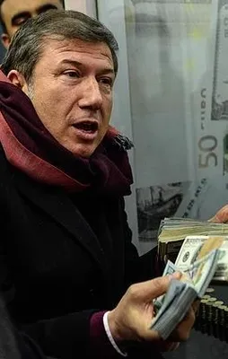 Tanju Çolak 80 bin dolarını bozdurdu