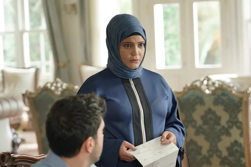 kizilcik-serbetinde-1706173392996.jpg Kızılcık Şerbeti'nde seyirciyi tarumar edecek ayrılık kararı! Son noktayı koyup veda edecekler-4