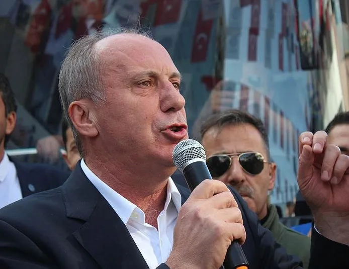 Masanın bacağı kırılmış