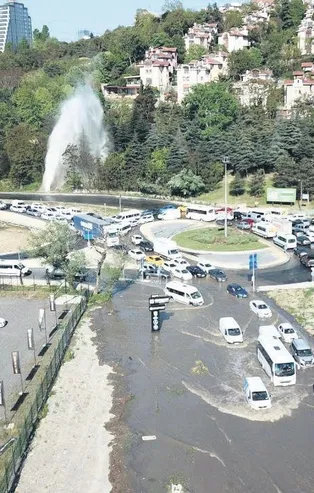 İBB'nin rezilliği bitmek bilmiyor! Bahçeşehir'de patlayan İSKİ borusu hayatı felç etti