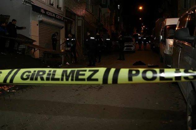 Son dakika: İstanbul Beyoğlu'nda silahlı saldırı: 2 kişi yaralandı