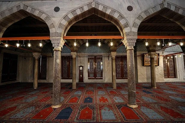 5-yil-suren-restorasyon-tamamlandi-sultanahmet-camii-ibadete-aciiiyor-1682062283637.jpg
