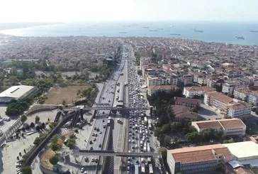 CHP'li İBB'nin metrobüs yolunda yaptığı "Beyaz Yol" çalışması trafiği kilitledi! 45 gün daha böyle devam edecek