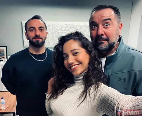 Ata Demirer ayakta bile duramadı arkadaşları güç bela tutmaya çalıştı! 50 kilo verip son haliyle şoke eden Ata Demirer... - 13