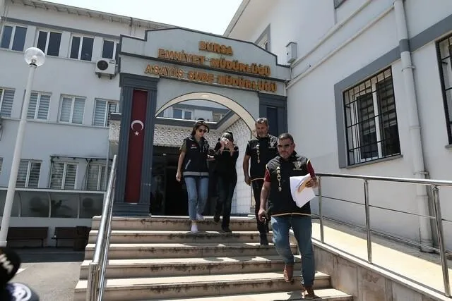 1706872587412.jpeg Bursa'daki çöp ev dehşetinde karar verildi! Yeğenini 1 yıl boyunca alıkoymuştu-5