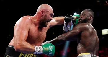SON DAKİKA: Tyson Fury Deontay Wilderı nakavtla yendi! Dünya Boks Konseyi WBC ağır sıklet kemeri unvanını korudu