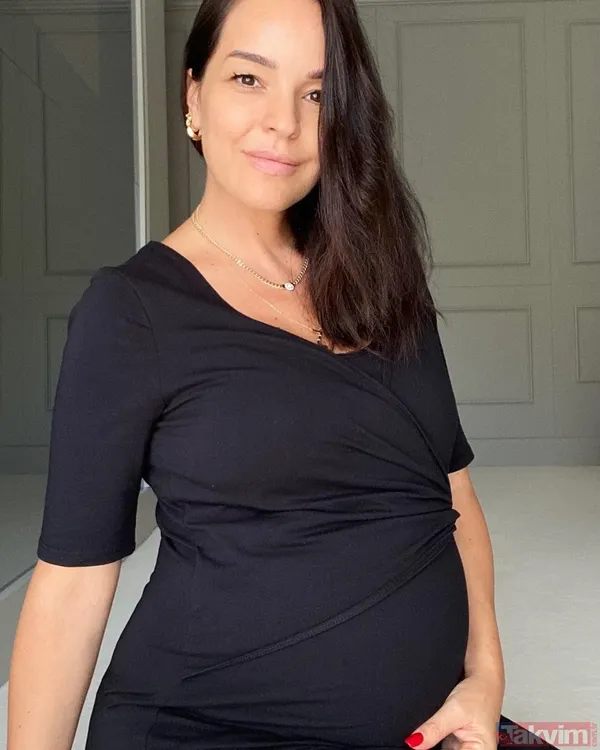 7 ay önce anne olan Bengü siyah mayosuyla salına salına yürüdü! Görenin ağzı açık kaldı! “İki çocuk doğurdum ama fiziğim...” - 12