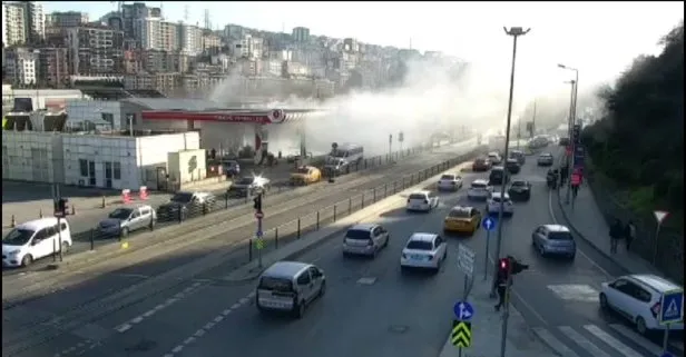 Son dakika: İstanbul Eyüpsultan’da akaryakıt istasyonunda araç pompaya çarptı