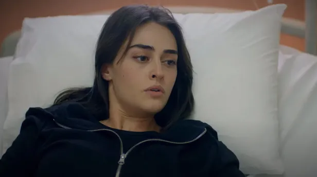 ramoda-aninda-ters-kose-ayrilik-getirdi-izleyiciler-kafalarini-duvarlara-vuruyor-en-cilgin-isim-1612599900707.jpg Ramo'da anında ters köşe ayrılık getirdi! İzleyiciler kafalarını duvarlara vuruyor! En çılgın isim...-3