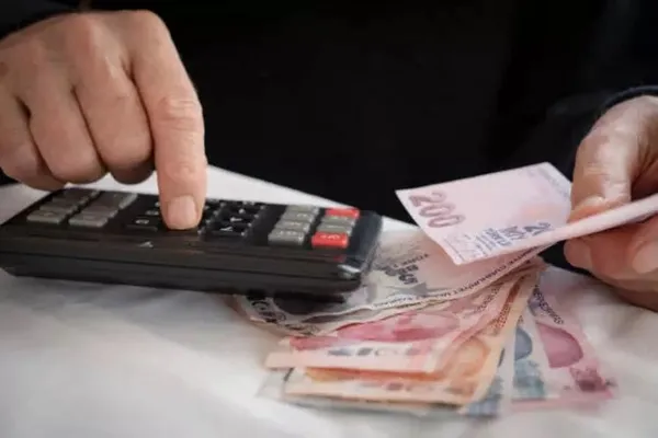 eytliler-dikkat-maas-farklari-secilen-bankalara-yatiriliyor-1680983349222.jpeg EYT'liler dikkat: SGK tarafından fark ödemesi yatırılıyor!-8