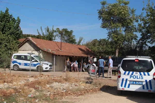 sokak-ortasinda-silahli-saldiriya-ugrayan-yasli-kadin-oldu-1665584351008.jpeg Sokak ortasında silahlı saldırıya uğrayan yaşlı kadın öldü-4
