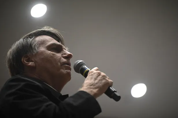 brezilyada-darbe-iddiasi-eski-devlet-baskani-jair-bolsonaronun-komutanlarla-gorusmesi-ortaya-cikti-1695448635125.jpg Brezilya’da darbe iddiası: Eski Devlet Başkanı Jair Bolsonaro’nun komutanlarla görüşmesi ortaya çıktı-1