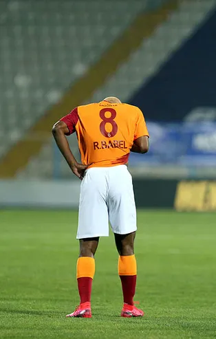 Galatasaray'da Ryan Babel kararı! Sözleşmesindeki o madde...
